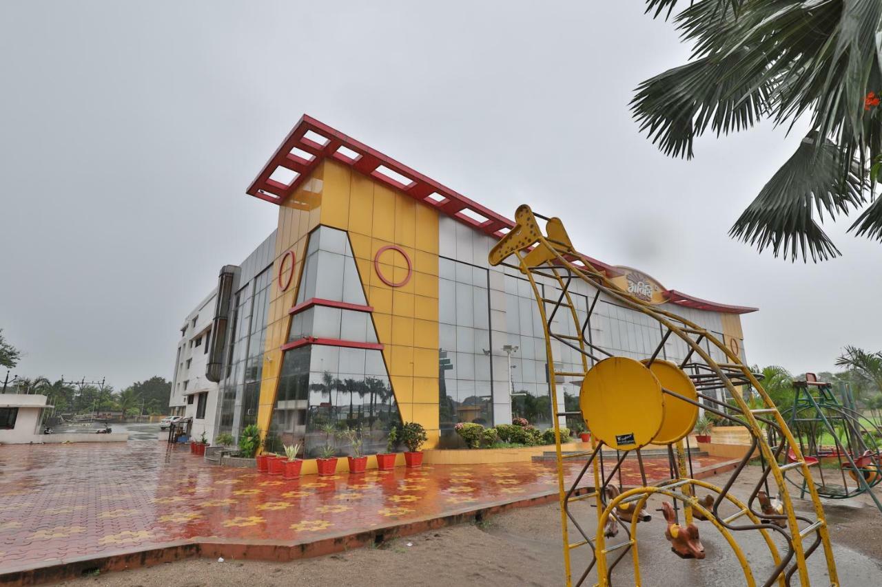 Capital O 47284 Atithi Resort Bharuch Exteriér fotografie