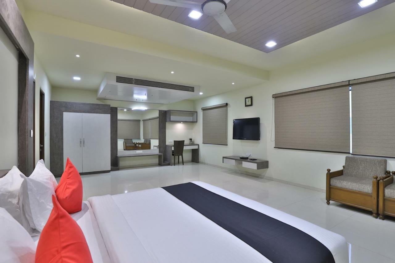 Capital O 47284 Atithi Resort Bharuch Exteriér fotografie