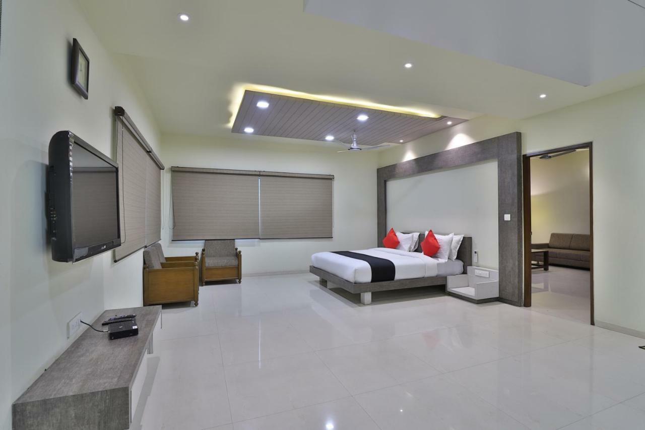 Capital O 47284 Atithi Resort Bharuch Exteriér fotografie