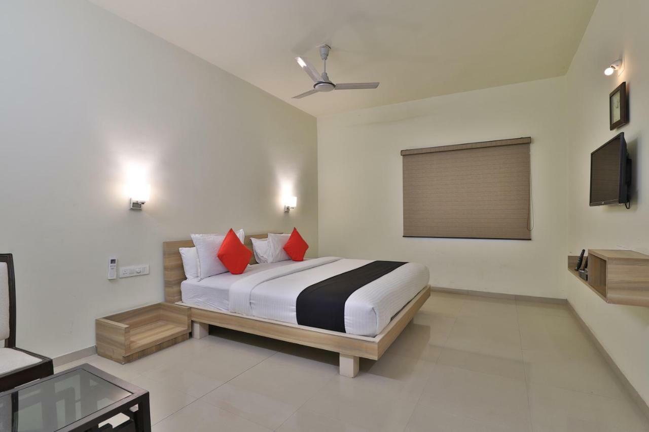 Capital O 47284 Atithi Resort Bharuch Exteriér fotografie